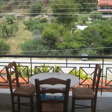 Petradaki Apartments Mola Kalyva Exterior photo