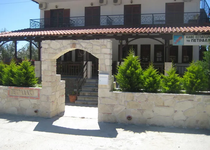 Petradaki Apartments